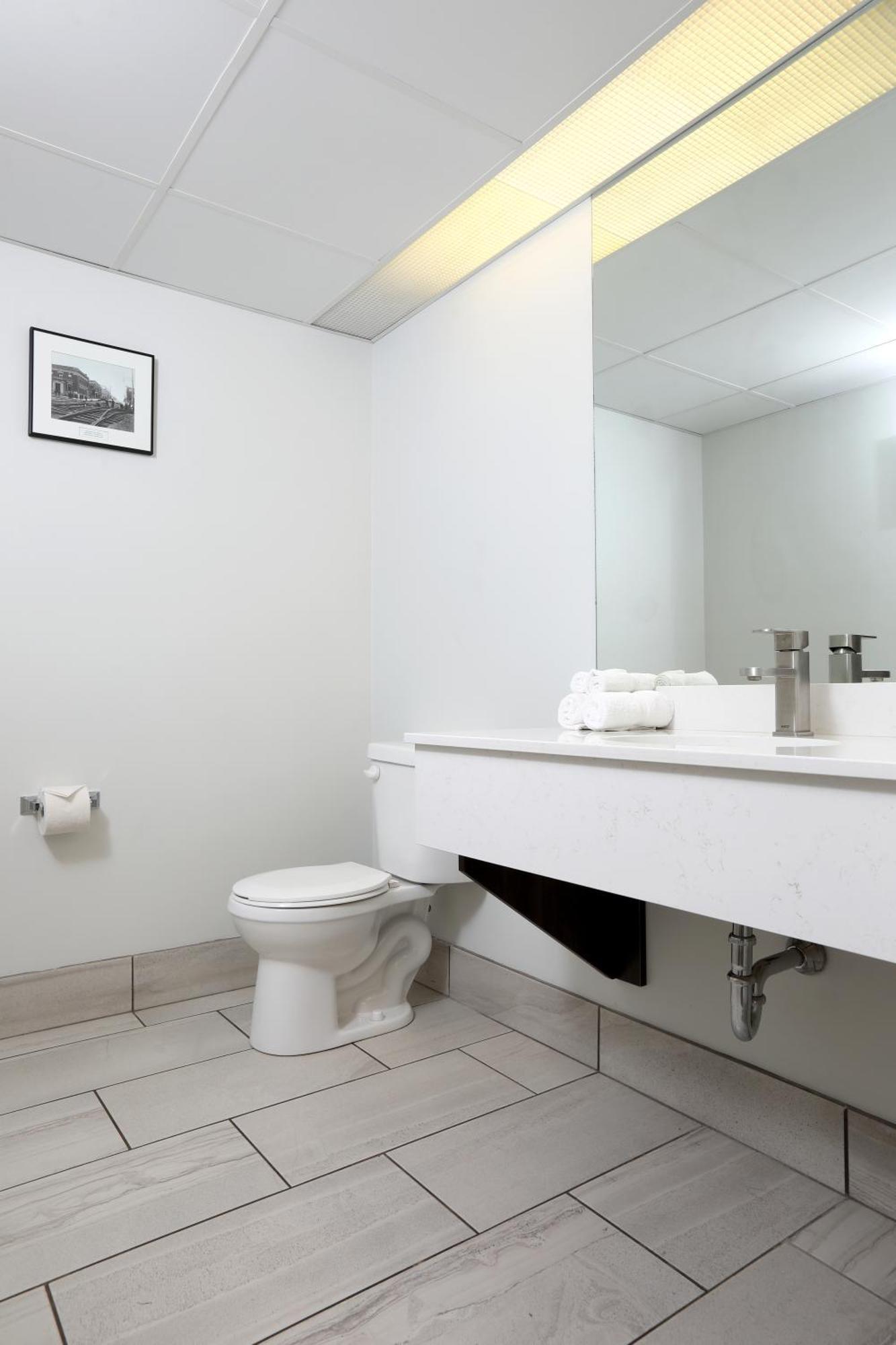 Canad Inns Destination Centre Brandon Bagian luar foto