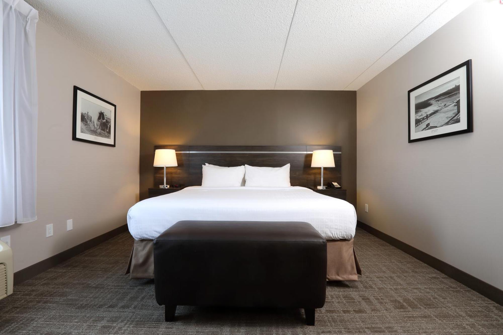 Canad Inns Destination Centre Brandon Bagian luar foto