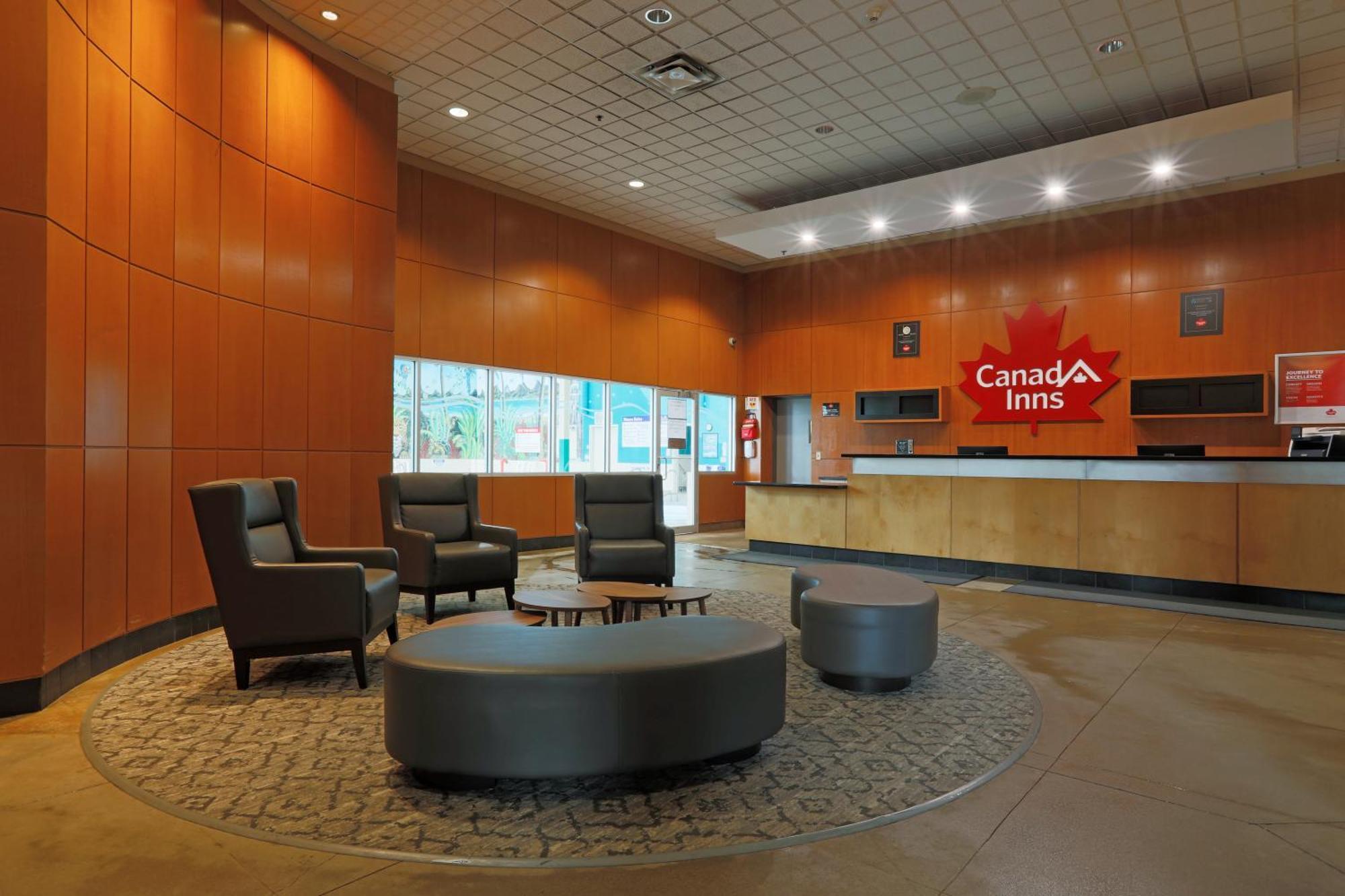 Canad Inns Destination Centre Brandon Bagian luar foto