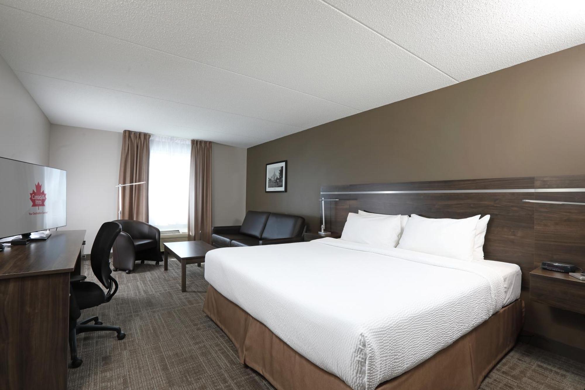 Canad Inns Destination Centre Brandon Bagian luar foto